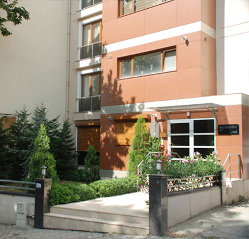 Görseli büyütmek için tıklayın Kalafatoğlu Apartmanı