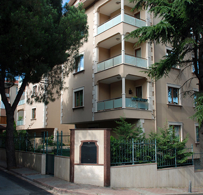 Görseli büyütmek için tıklayın Nuri Bey Apartmanı